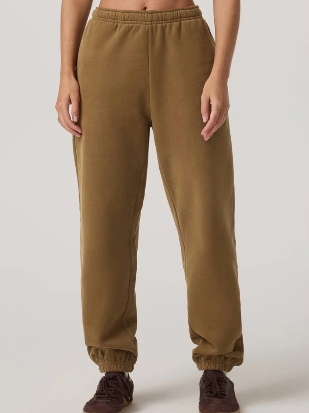 NWT VUORI Women’s Restore Classic Sweatpants in Color Rum Sz M - Picture 2 of 10